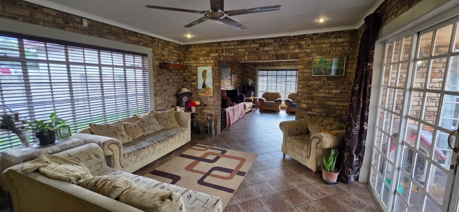 4 Bedroom Property for Sale in Miederpark North West